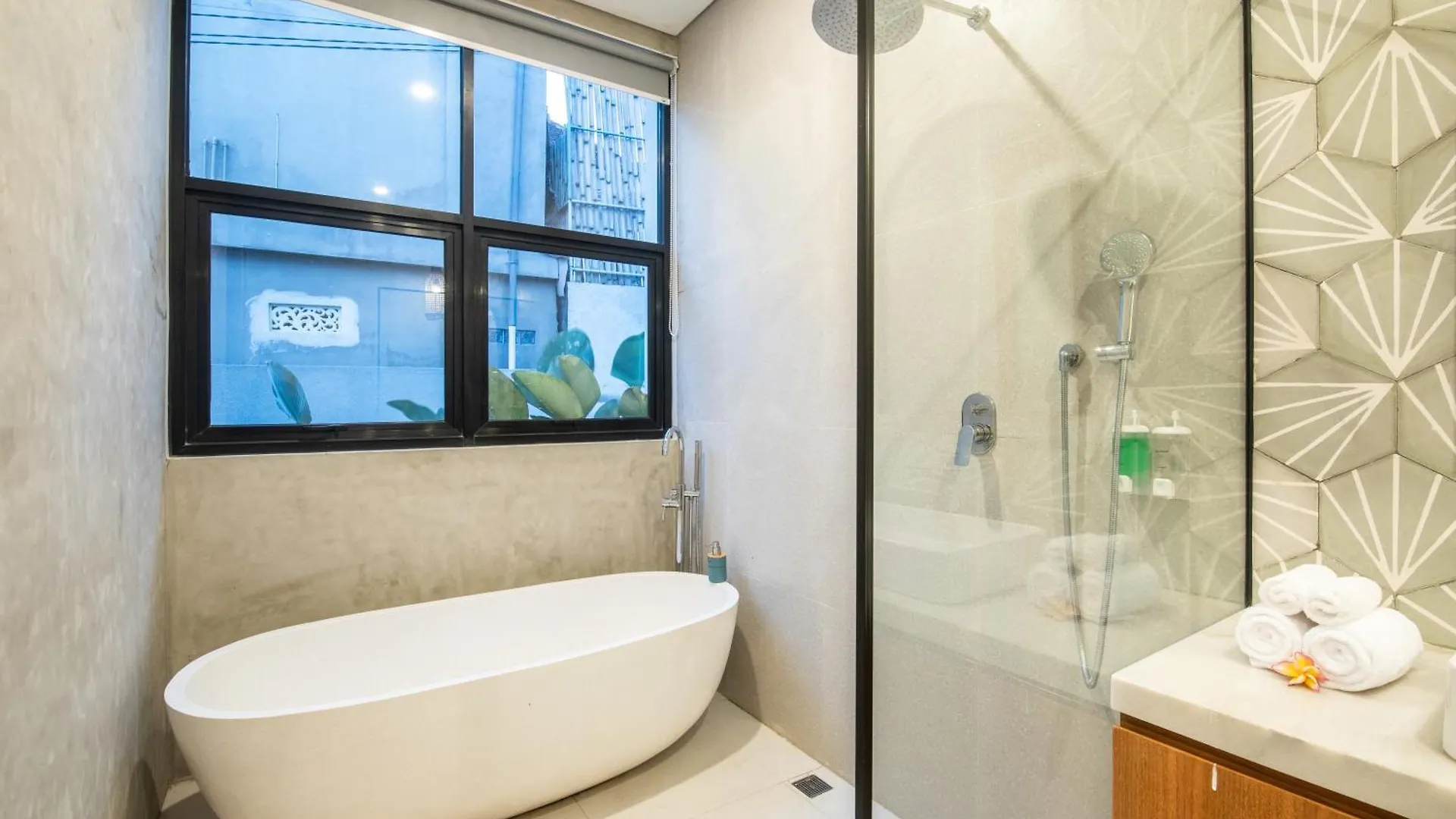 Cozy Villa With Pool In The Center Of Ubud 0*, Ubud (Bali)